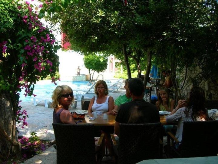 Parla Apart Hotel Çeşme Εξωτερικό φωτογραφία